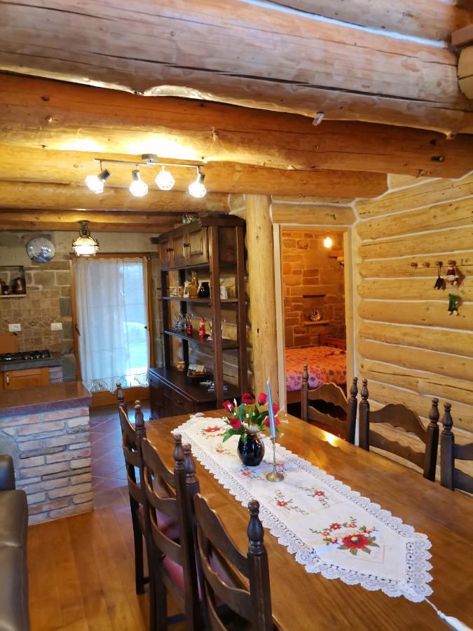 Casa de Piatra, de la Mara Villa Deseşti Exterior foto